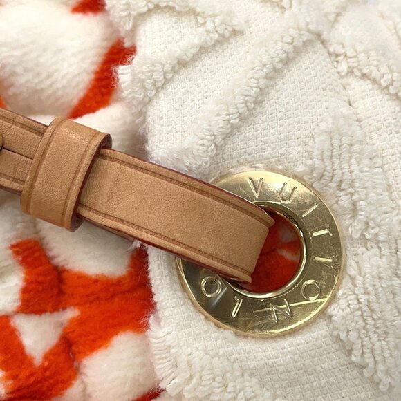 LOUIS VUITTON Bucket LV Vacation LV By the Pool/Pile Here - Picture 6 of 16